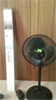 Small Holmes standup fan and blinds