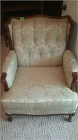 Beautiful vintage creme sitting chair