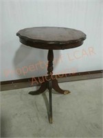 Mahogany Accent End Table