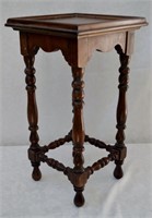 Vtg Small Accent Table / Plant Stand 19" x 10.5"