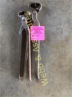 2 nail nippers used
