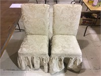 LOT OF 2 FABRIC CHAIRS