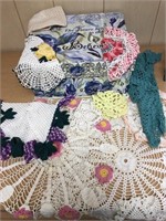 Gift Box and 10 Doilies/Fancywork