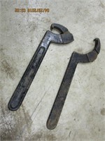 2 Spanner Wrenches