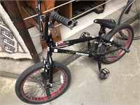 KID'S MONGOOSE INDEX 3.0 BMX STYLE BICYCLE W/PEGS