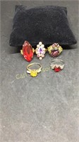 LOT OF 5 COCKTAIL RINGS