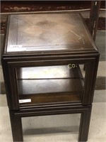LOT OF 2 END TABLES