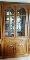 Thomasville Lighted Glass Front China Cabinet **