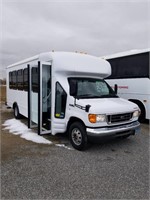 2005 Ford F450 Bus