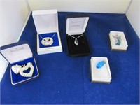 NECKLACE AND PENDANT LOT