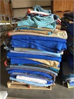 PALLET +/- 72 PCS OF PACKING BLANKETS