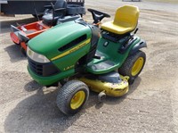 JOHN DEERE LA165 RIDING LAWN MOWER