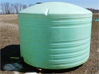 1500 GALLON POLY LIQUID TANK W/2" BALL VALVE