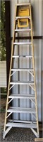 10’ Fiberglass step ladder