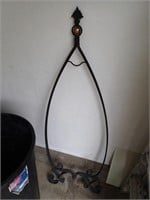Metal flower stand