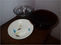 Miscellaneous serving dishes