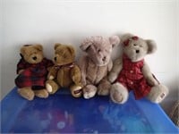 4 Boyd's bears