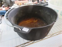 CAST IRON POT