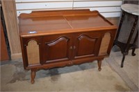 Vtg Magnavox Stereo / Turntable in Cabinet