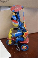 Re-Issued Vtg Style Wind-Up Tin Toy w/ Box