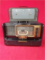 Zenith Trans-Oceanic Wave Magnet Radio