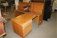 WOODEN DESK