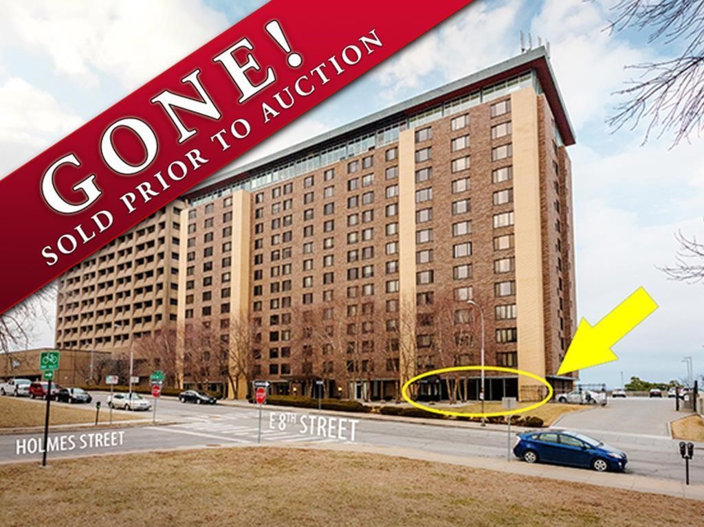 Commercial Auction: Executive Office Condo | Downtown KC