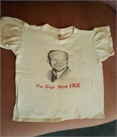 Child's t-shirts "I'm safe with Ike" by Coach