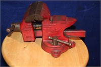 Chief Bench Vise