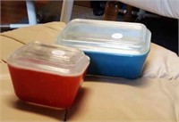 Pyrex refrigerator dishes blue and red with lids
