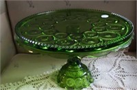 Green moon and stars cake stand