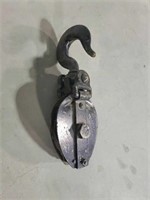 Black pulley with hook