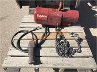 2,000LB Dayton Chain Hoist