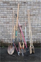 Garden Tools - Rakes, Shovels, Pruners