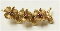 Beautiful 14kt poinsettia flower broach with