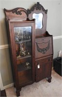 Beautiful antique Oak two door, one drawer,