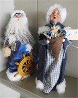 (2) Buyers Carolers Figurines: Santa with ships