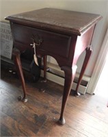 Mahogany antique Queen Anne style single