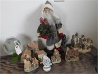 Buyers caroler figurine, lot of Christmas house