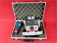 Vintage Polaroid 220 Land Camera with case
