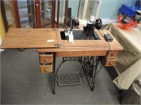 OLD SINGER SEWING MACHINE IN CABINET W/CONTENTS