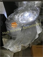 LOT OF PLASTIC OVAL BOWLS AND PLATES