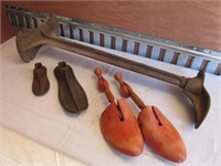 Shoe Makers Form & Shoe Stretchers