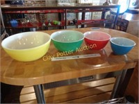 Set of Pyrex Primary Color Bowls
