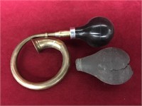 Antique Brass Horn w/ New & Orig Air Balls