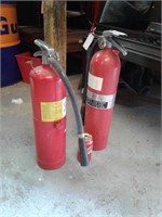 2 extincteur vide / empty fire extinguisher