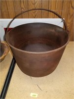 Cast iron Pot
