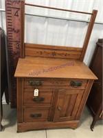 Commode/wash stand  w/ towel bar