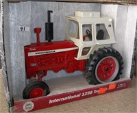 Ertl Diecast 1:16 Farmall 1256 Turbo Int. Tractor