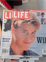 Life and Times magazines, Royal Family main